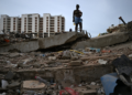 'A vida parou': venezuelanos cavam entre escombros duas semanas após terremoto