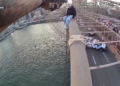 VÍDEO: mulher escala ponte do Brooklyn em Nova York e é salva por policiais