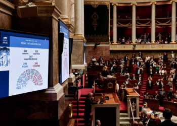 Parlamento da França aprova lei de morte assistida