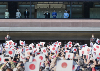 Japão aprova mudanças na sucessão imperial, mas não permite imperatriz