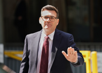 Futuro primeiro-ministro do Reino Unido, Andy Burnham vira líder do Partido Trabalhista