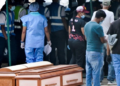 Como é o necrotério improvisado onde cadáveres se acumulam a céu aberto após terremotos na Venezuela: 'Estou com medo do que vou encontrar lá'