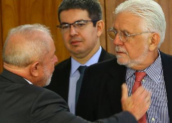 Estratégia do PT para defender Jaques Wagner passa por elogiar a PF