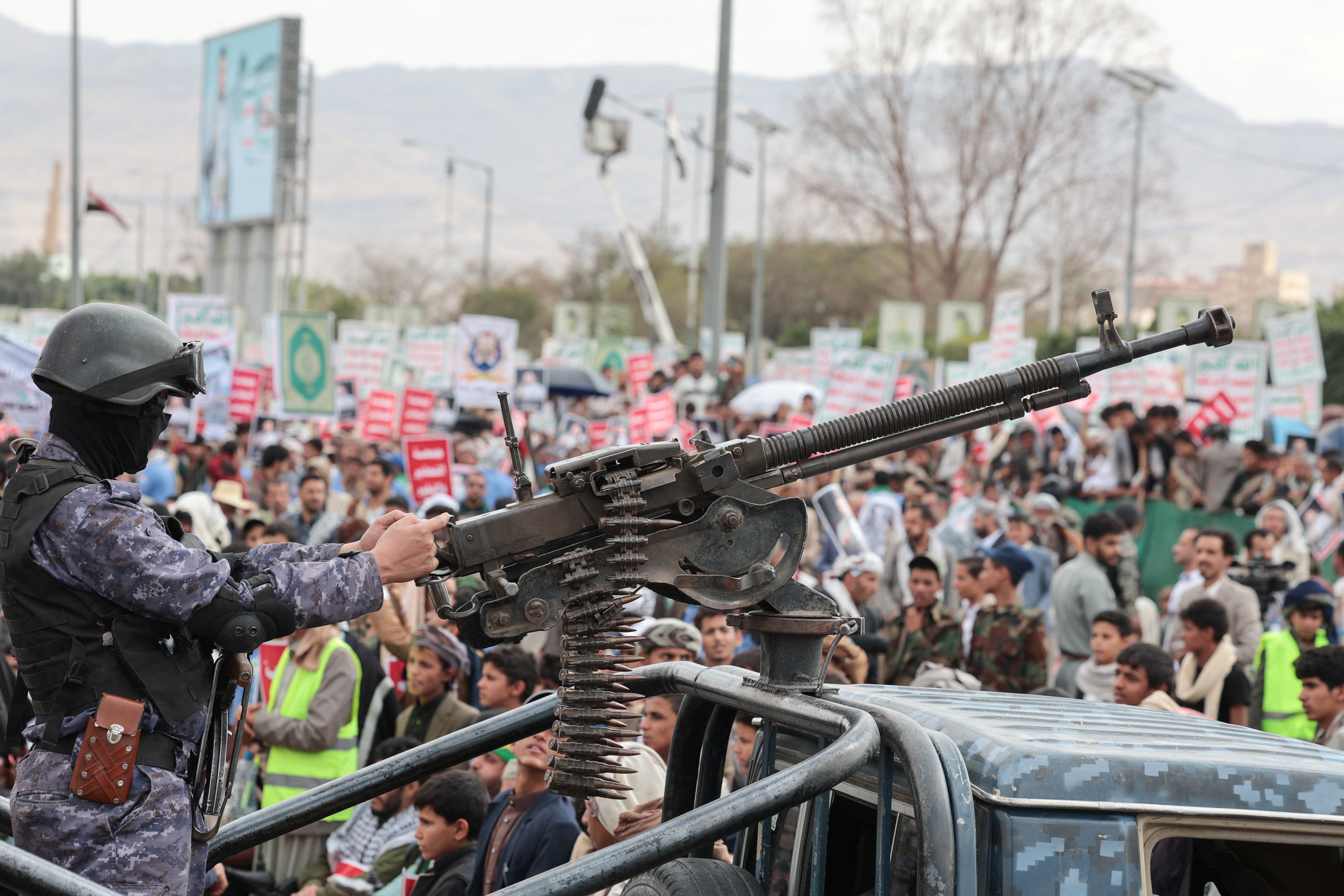 Governo do Iêmen faz ataques aéreos contra houthis pela primeira vez após fim de trégua, dizem autoridades