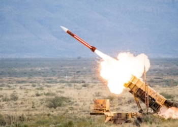 Irã acusa EUA de bombardear seu território; Trump promete responder 'ataque surpresa' iraniano