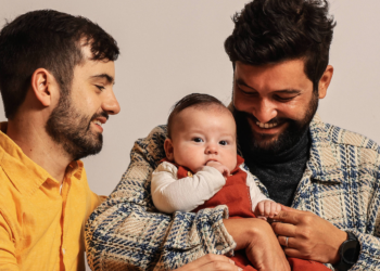 Homens gays transformam sonho antes considerado impossível em novas formas de paternidade