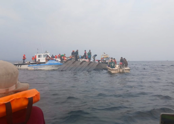 Número de mortos em acidente com balsa superlotada no Zimbábue sobe para 80
