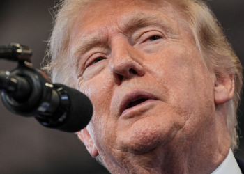 Ministro das relações exteriores do Irã diz que 'Dia D econômico' de Trump trará 'mais derrota' aos EUA