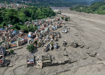 Sobrevoo mostra devastação após enchente sem precedentes entre Nepal e Tibete; veja VÍDEO