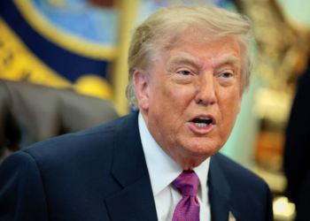 Trump usa vídeo de IA para alegar ataque à ilha de Kharg; Irã nega ofensiva e diz que publicação é 'ridícula'