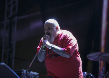 João Gordo faz show no Rock in Rio para público esvaziado e sob forte chuva