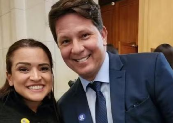 Quem é Karina Gama, alvo da PF e produtora do filme sobre Bolsonaro