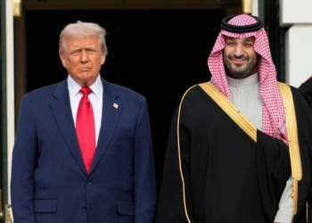 Arábia Saudita pede ajuda a Trump para combater Houthis, diz agência