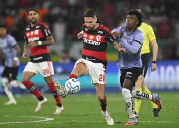Flamengo sofre, mas empata com o Del Valle e vai à semifinal da Libertadores