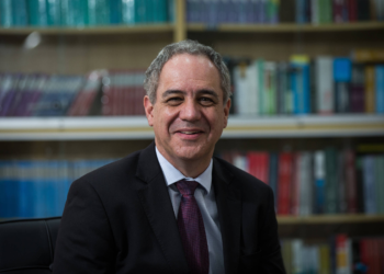 Estudo aponta que IVA não penaliza serviços, mas corrige distorções