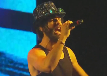 Diogo Defante zomba de robôs humanoides e diverte o Rock in Rio com besteirol