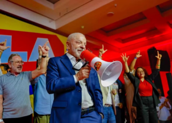 Fã-clubes de pop mobilizam 20 milhões de seguidores para reforçar campanha de Lula nas redes