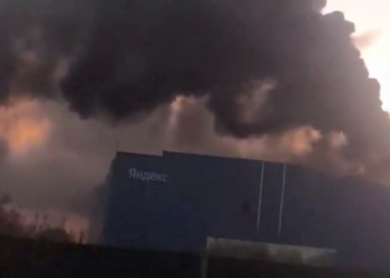Drones atingem data center do 'Google russo'; VÍDEO mostra local em chamas