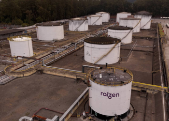 Raízen aprova listar subsidiária na Bolsa e prepara cisão do negócio de combustíveis