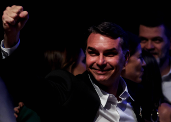 Vantagem de Flávio nas pesquisas antecipa disputa dentro da campanha por nome para Fazenda