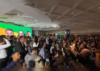 Moro mobiliza 230 prefeitos e quase 3 mil lideranças do PR em ato de apoio a Flávio