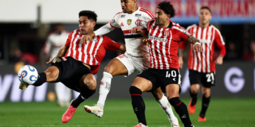 Leonardo Jardim elogia Estudiantes pela inatividade do ataque do Flamengo