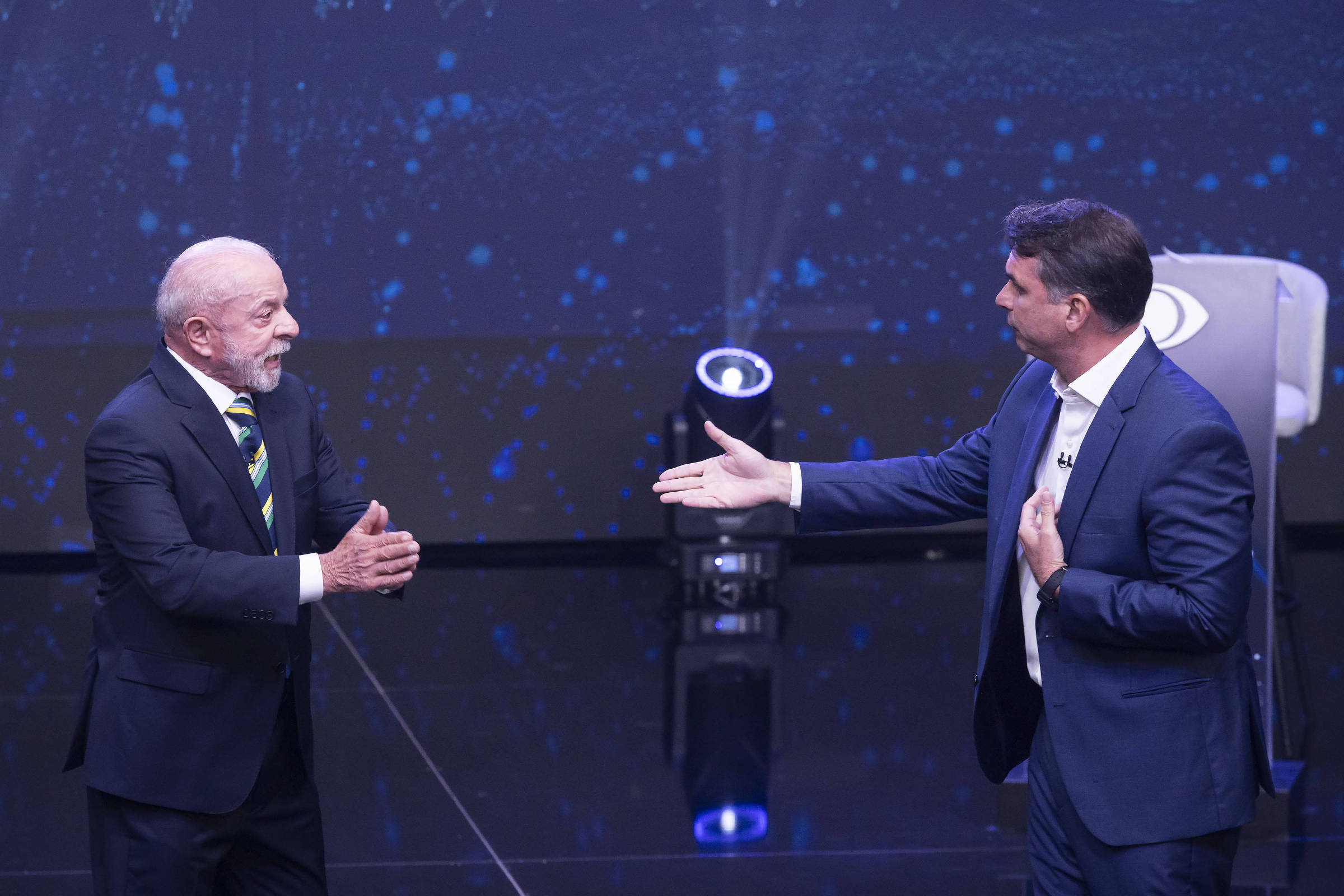 Debate entre Lula e Flávio Bolsonaro teve distorções e dados falsos; veja checagem