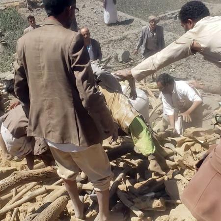 Mísseis houthis matam ao menos 53 soldados no Iêmen